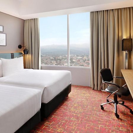 Mercure Bandung Nexa Supratman Exterior foto