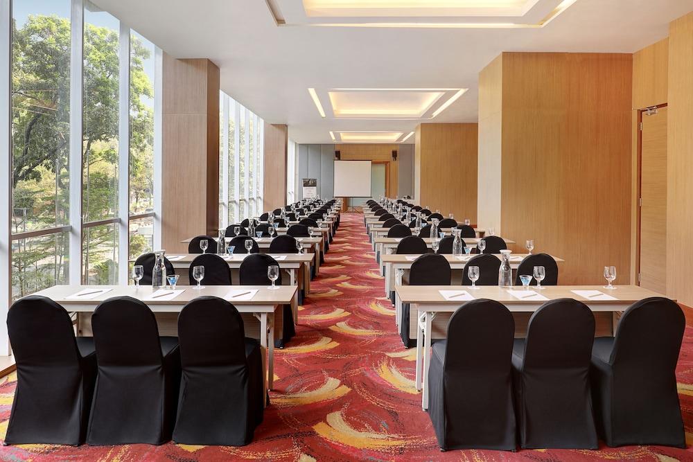 Mercure Bandung Nexa Supratman Exterior foto