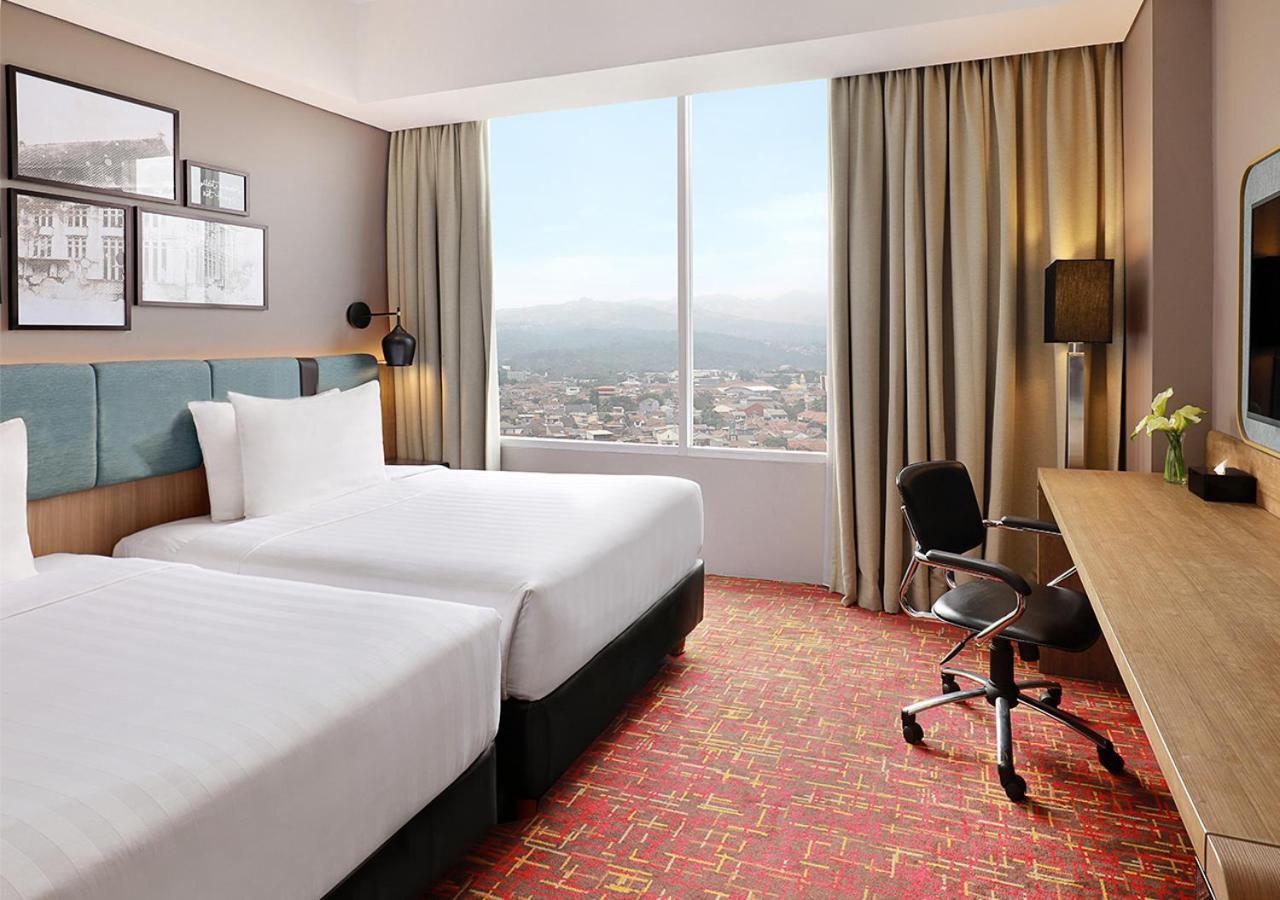 Mercure Bandung Nexa Supratman Exterior foto
